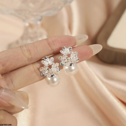 CETH01298 YHC Round Pearl Flower Tops Pair - CETH