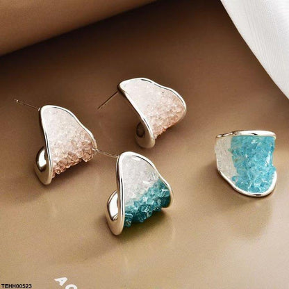 TEHH00523 YHC Triangle Zircon Stone Hoops Pair - TEHH