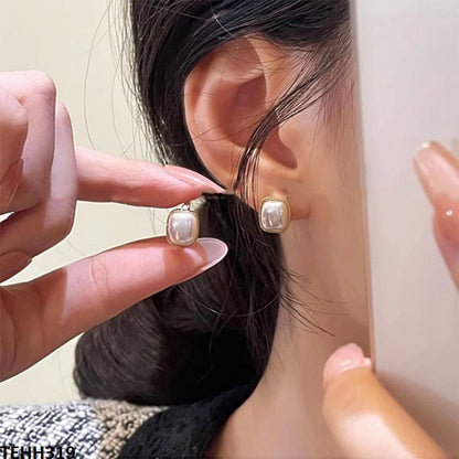 TEHH319 YQG Pearl Hoops Pair