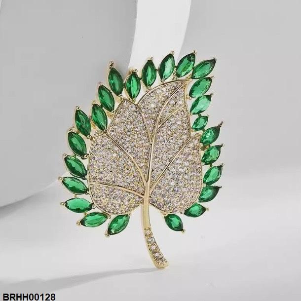 BRHH00128 XST Maple Leaf Zircon Broach - BRHH