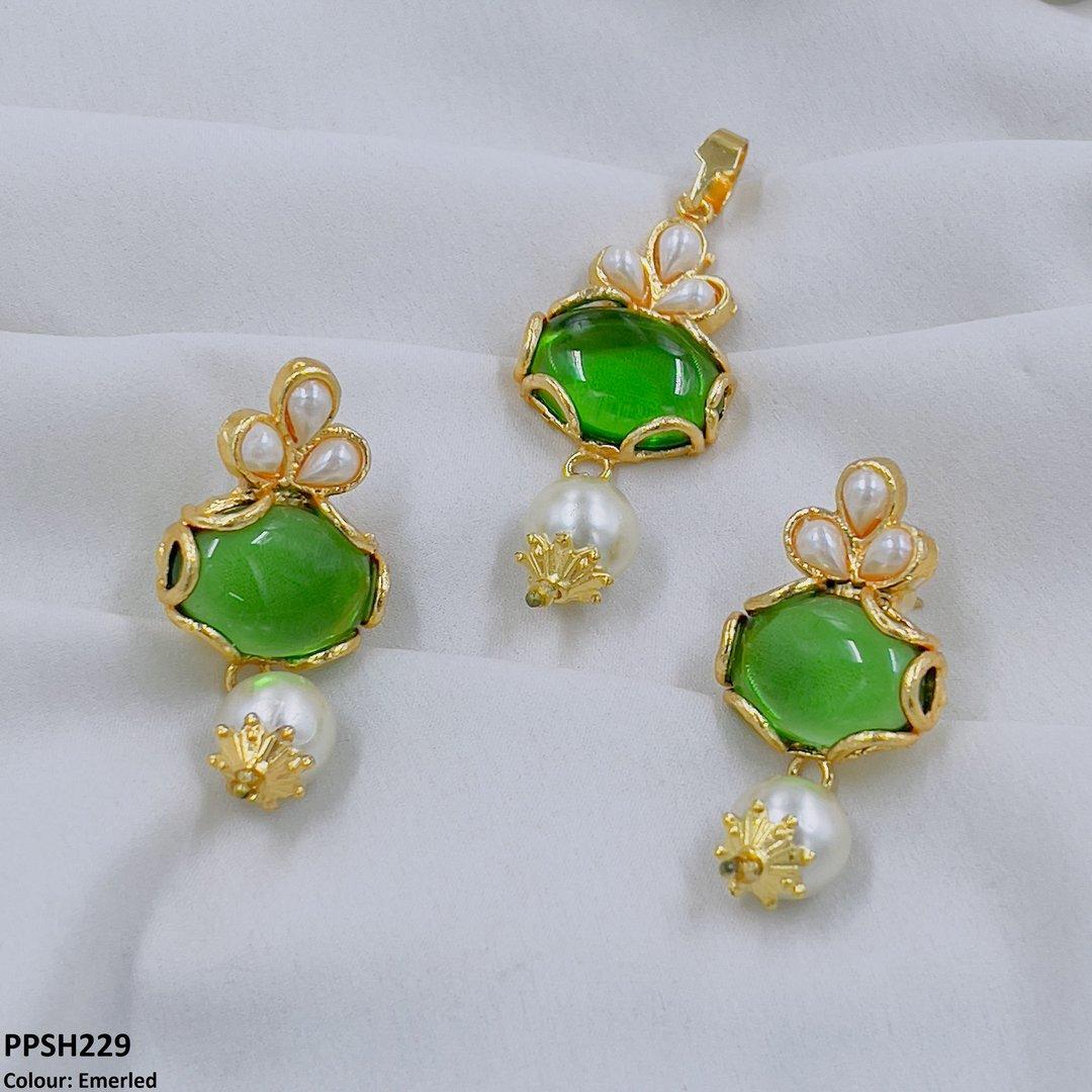 PPSH229 SDQ Tear Oval Pendant Set