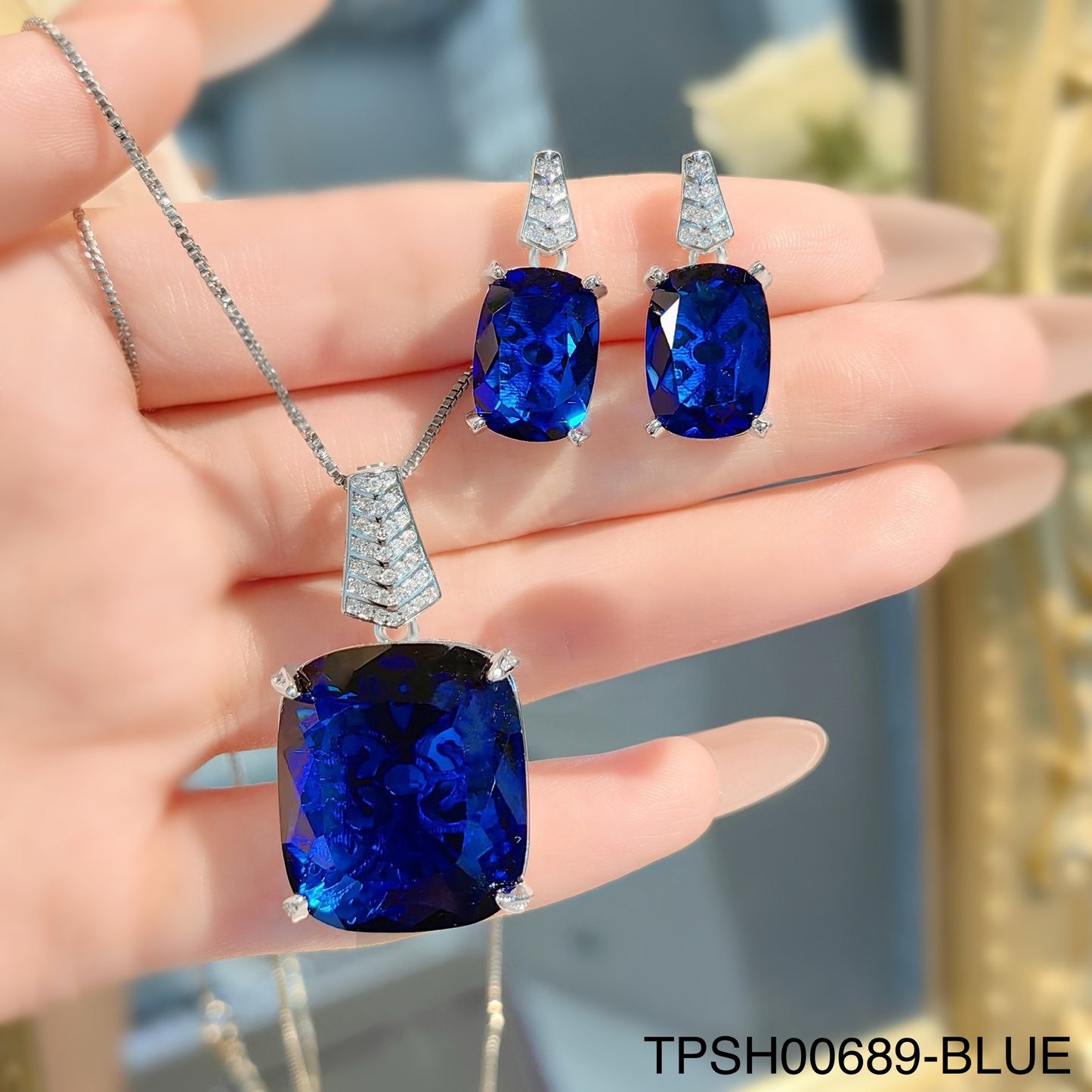 TPSH00689 GWH Stylish Zircon Crystal Pendant Set - TPSH