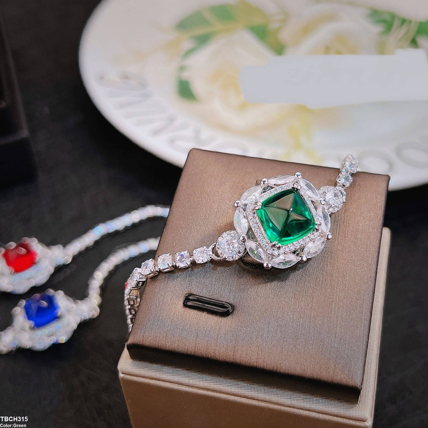 TBCH315 GWH Step Cusion Hand Bracelete