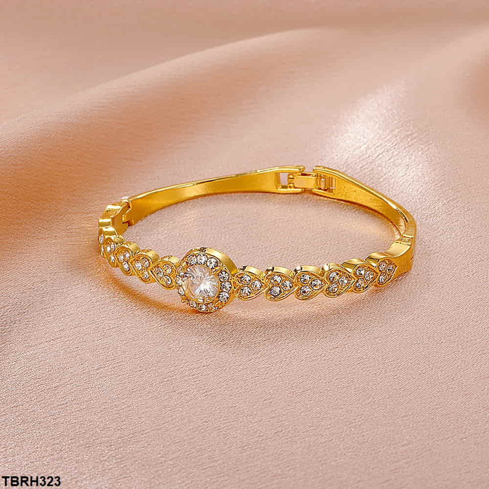 TBRH323 QWN Round Stone Studded Bracelet