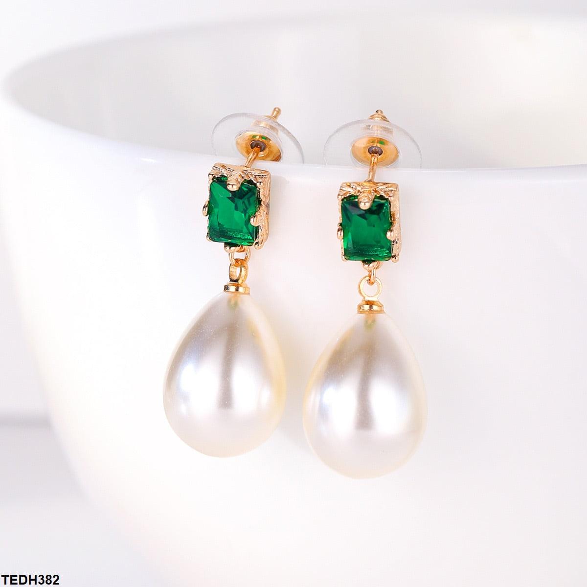 TEDH382 YLE Pear Pearl Drop Ear Pair