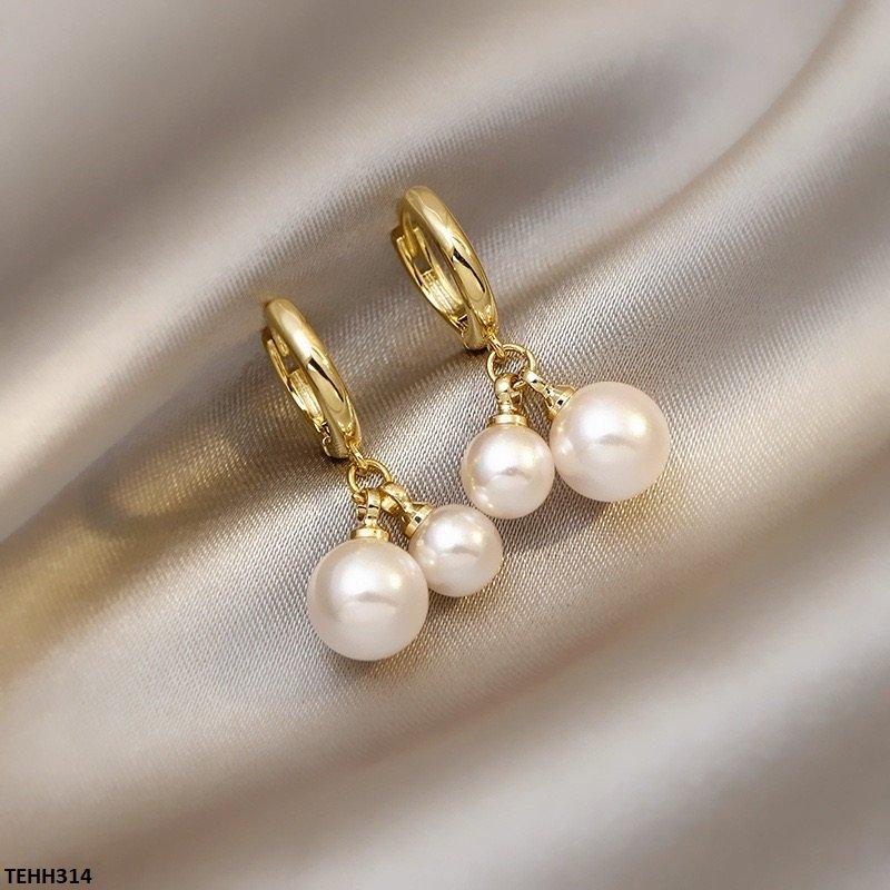 TEHH314 YYZ Pearl Drop Ear Hoops Pair