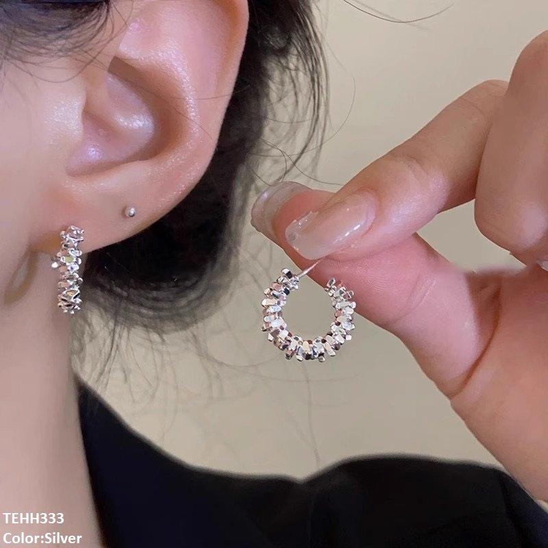 TEHH333 SIQ C-Check Ear Hoops Pair