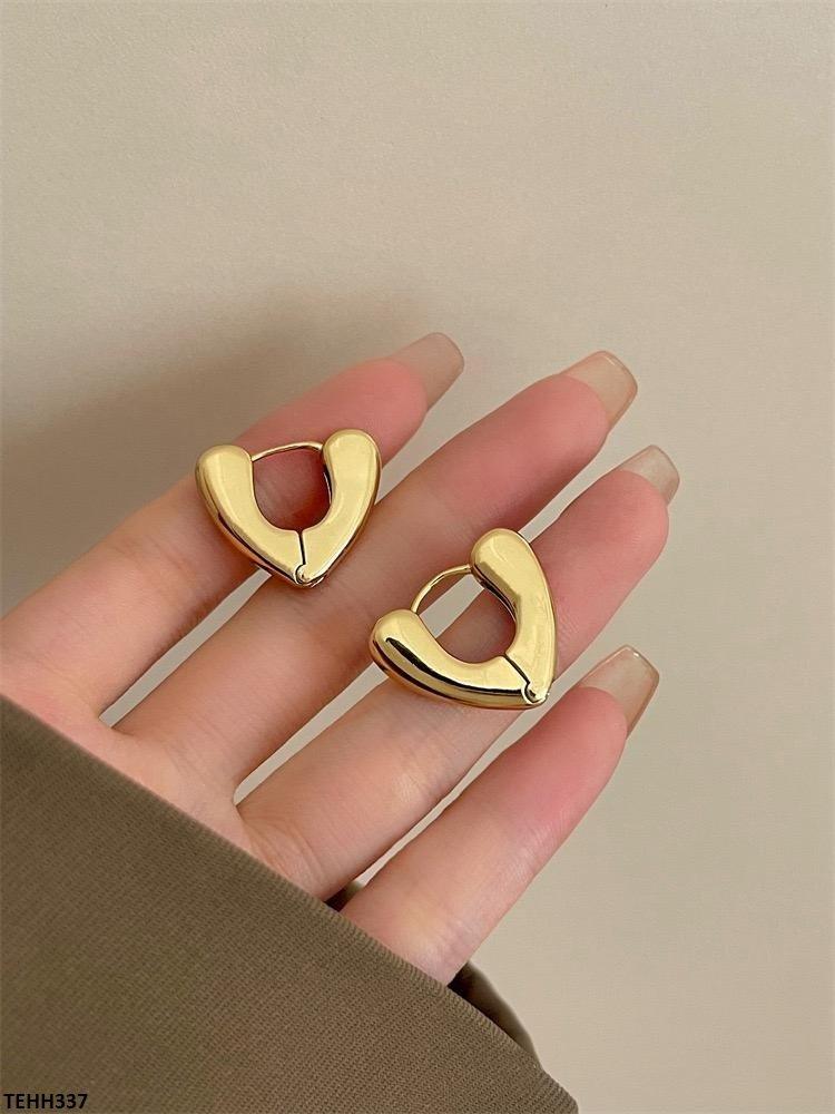 TEHH337 BTO Heart Ear Hoops Pair