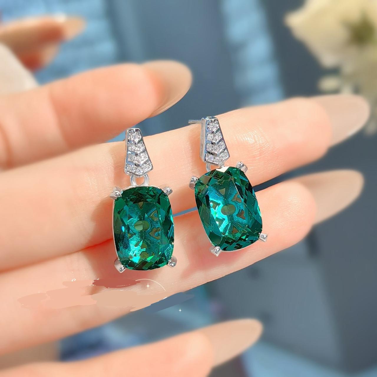 TPSH00689 GWH Stylish Zircon Crystal Pendant Set - TPSH