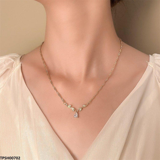 TPSH00702 QWN Leaf TearDrop Pendant - TPSH