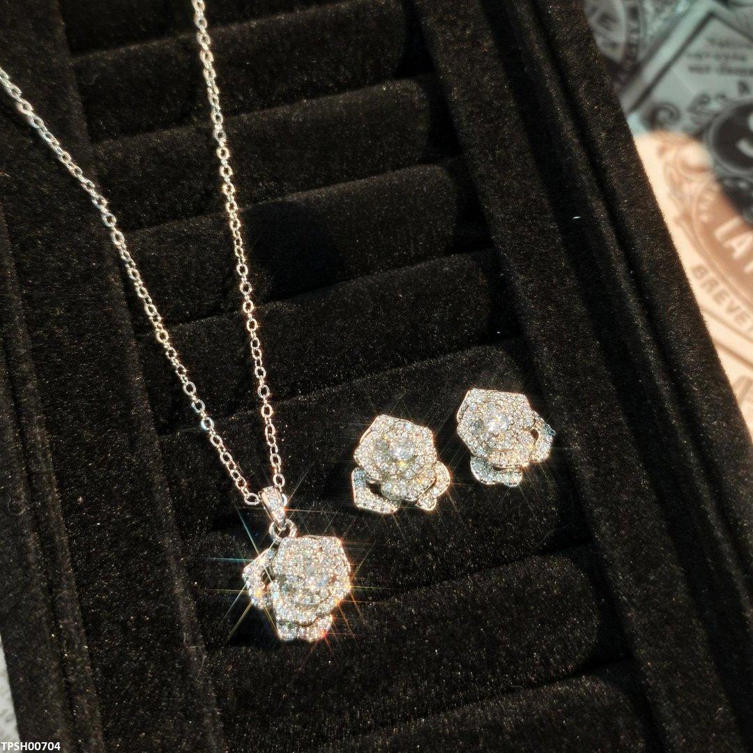 TPSH00704 KRL Flower Pendent Set - TPSH