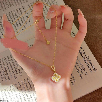TPSH00841 GWH Four Leaf Clover Pendant - TPSH