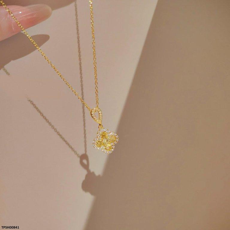 TPSH00841 GWH Four Leaf Clover Pendant - TPSH
