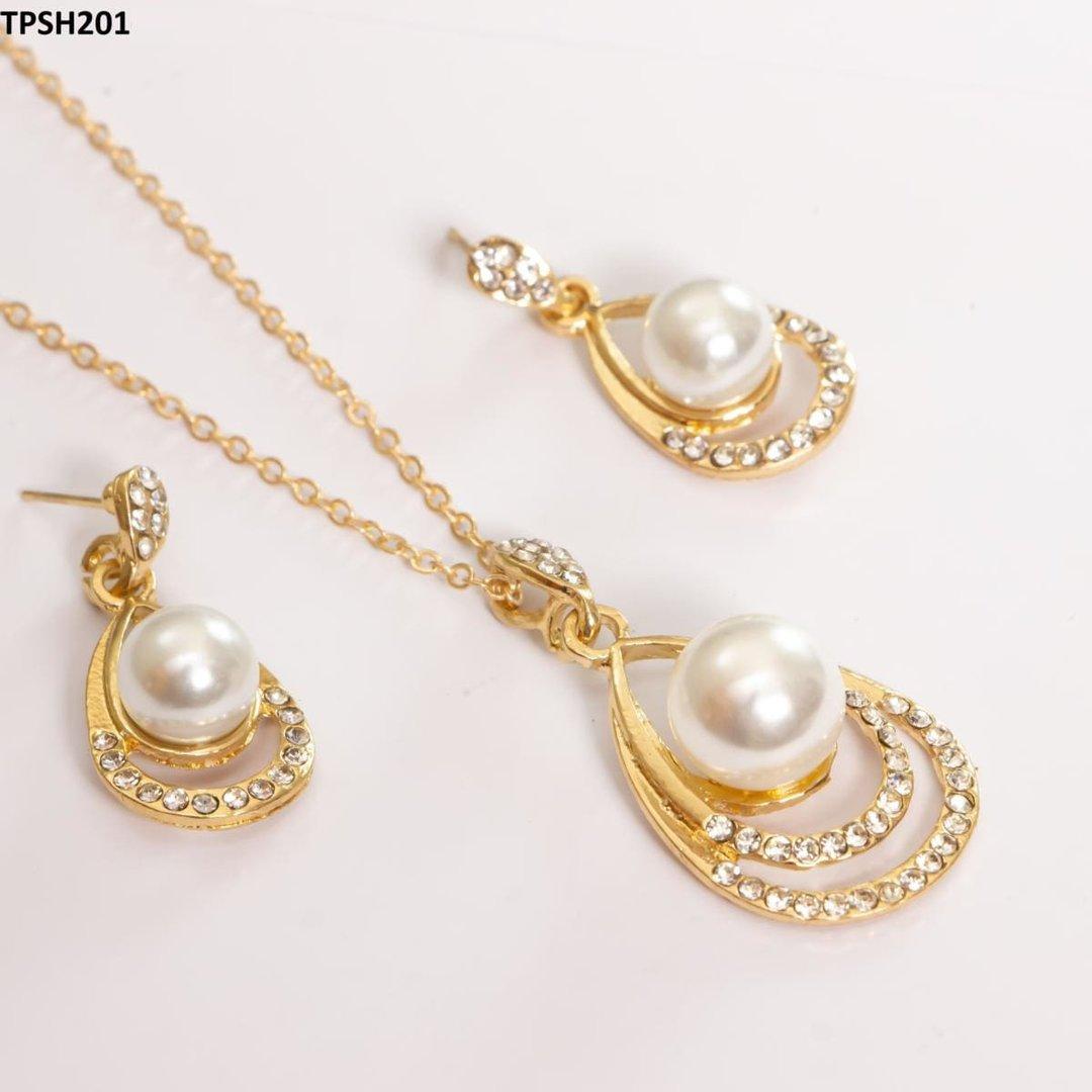 TPSH201 LHY Pear Pearl Pendent Set