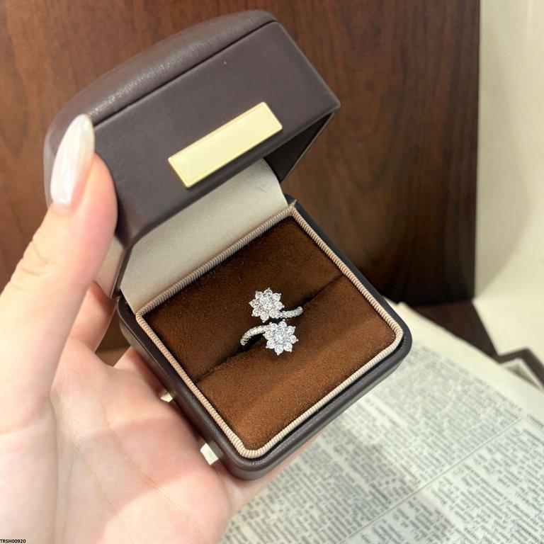 TRSH00920  CJD Double Flower Ring Adjustable - TRSH