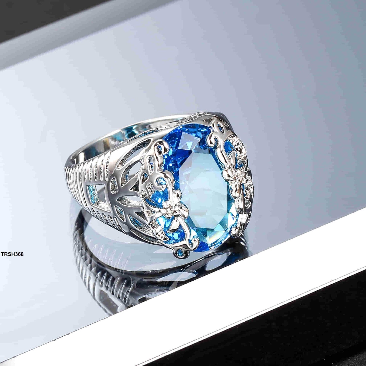 TRSH368 YLE Oval Butterfly Ring