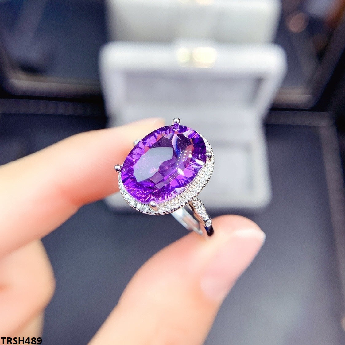 TRSH489 KRL Oval Ring