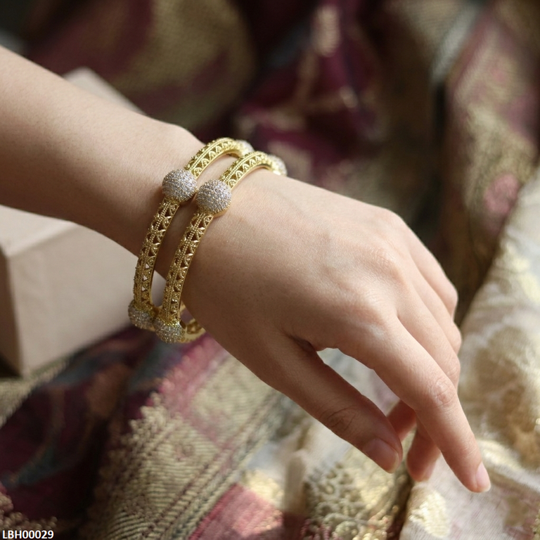 LBH00029 ANI Round Stone Bangles Set- LBH