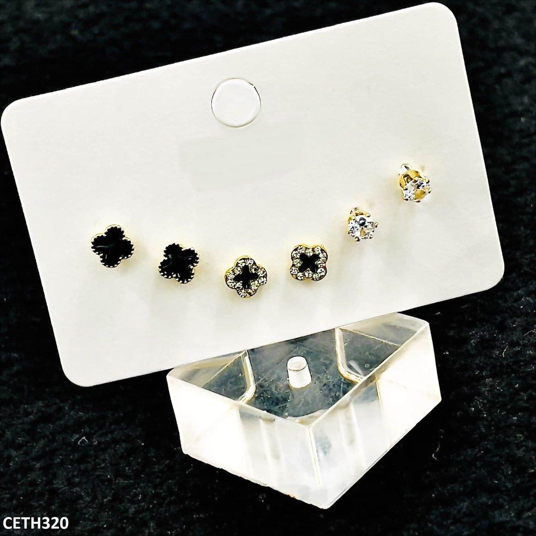 CETH320 YYZ Clover 3 Stud Tops Pair