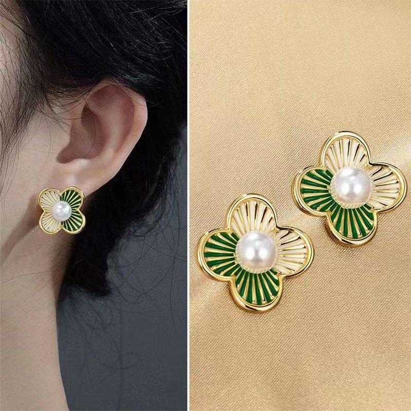 CETH344 SYB Painted Line Flower Stud Tops Pair