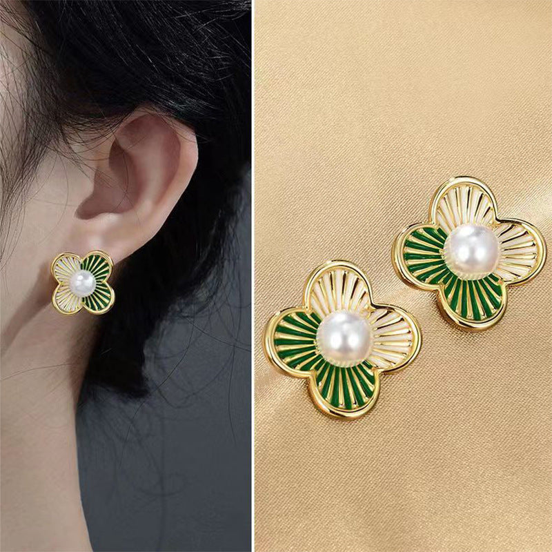 CETH344 SYB Painted Line Flower Stud Tops Pair